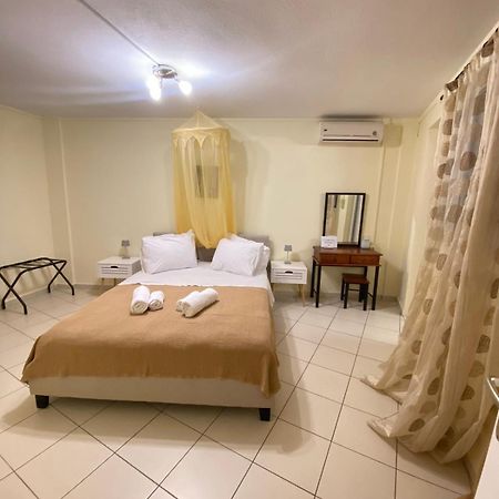 Althea Apartment Maroulás Esterno foto