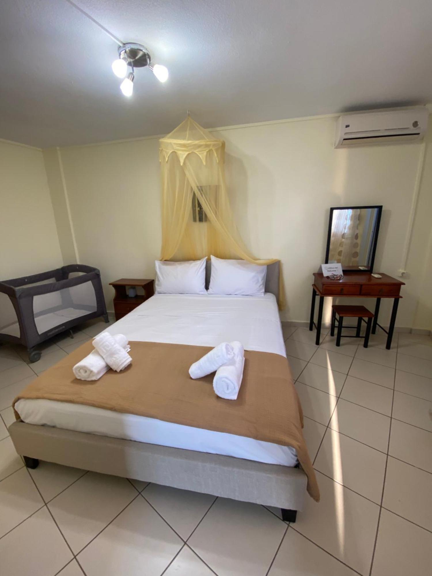 Althea Apartment Maroulás Esterno foto